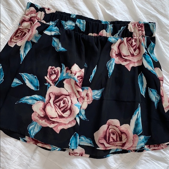 Show me your MuMu two piece - Picture 6 of 9